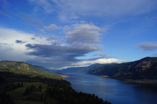 Image of a river and valley near The Center for Esthetic Dentistry.